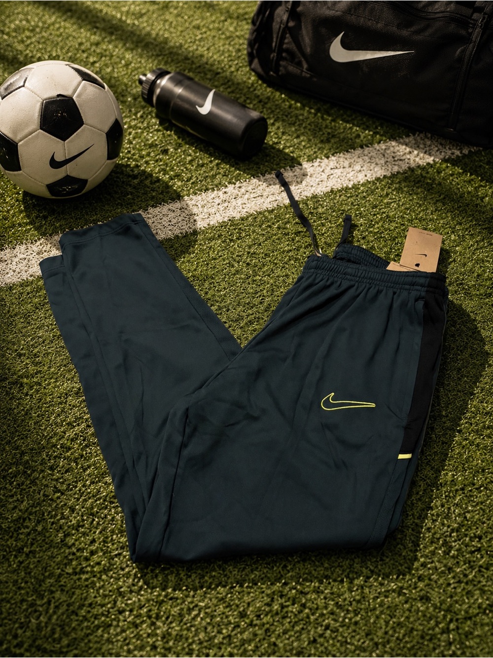 Nike Academy Men’s Dri-FIT Soccer Pants Size Large Seaweed Limelight NEW